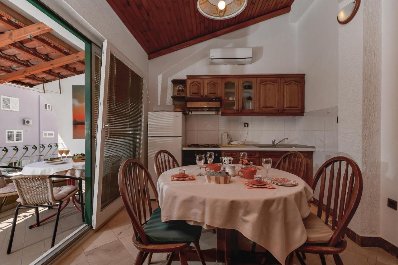 Apartments Carmen ماكارسكا المظهر الخارجي الصورة